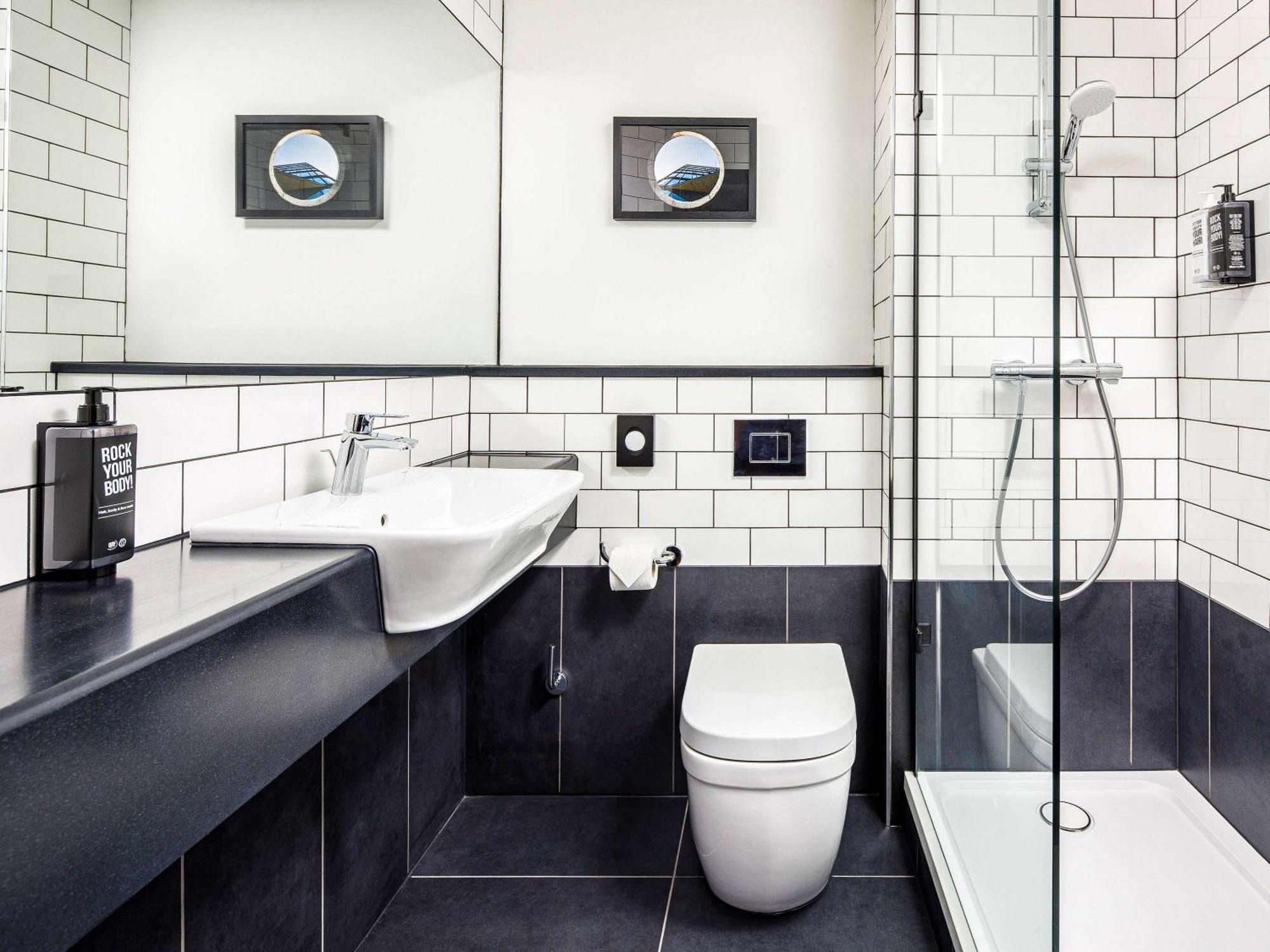 Отель Ibis Wakefield East-Castleford Экстерьер фото