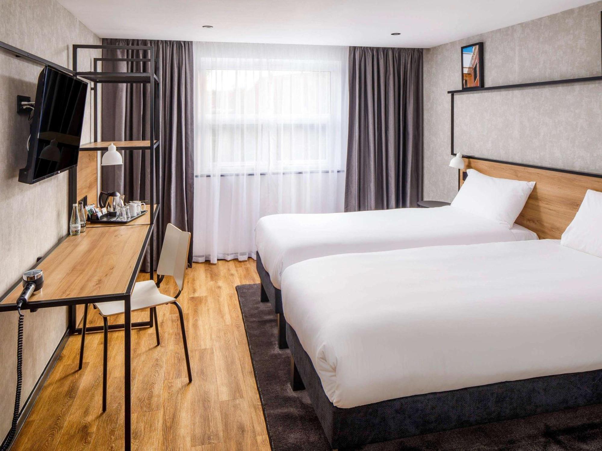 Отель Ibis Wakefield East-Castleford Экстерьер фото