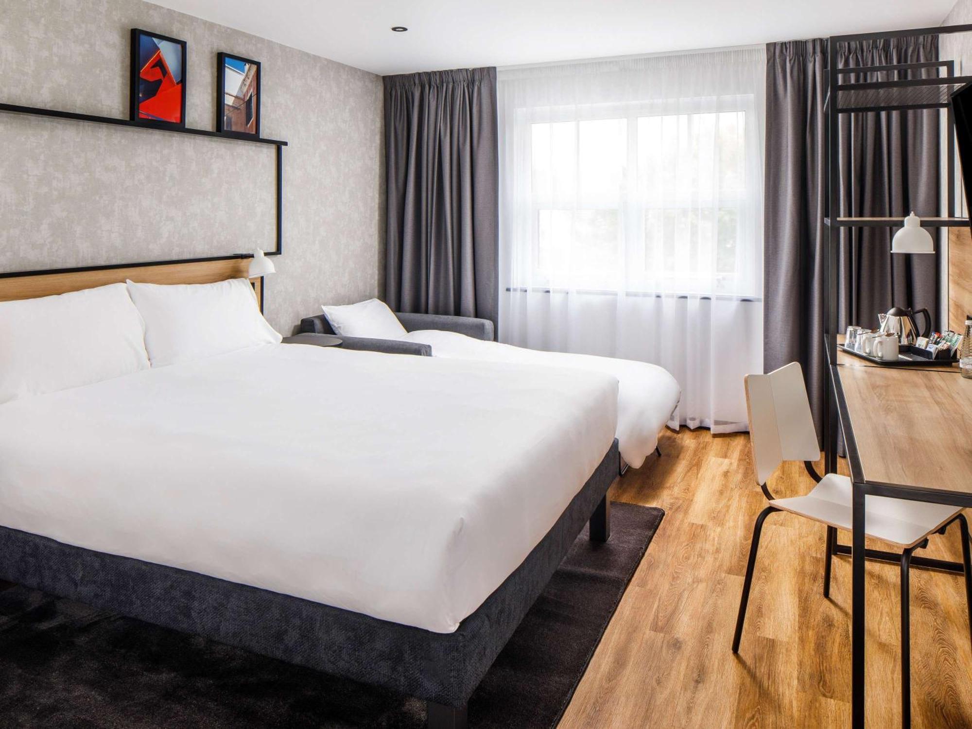 Отель Ibis Wakefield East-Castleford Экстерьер фото